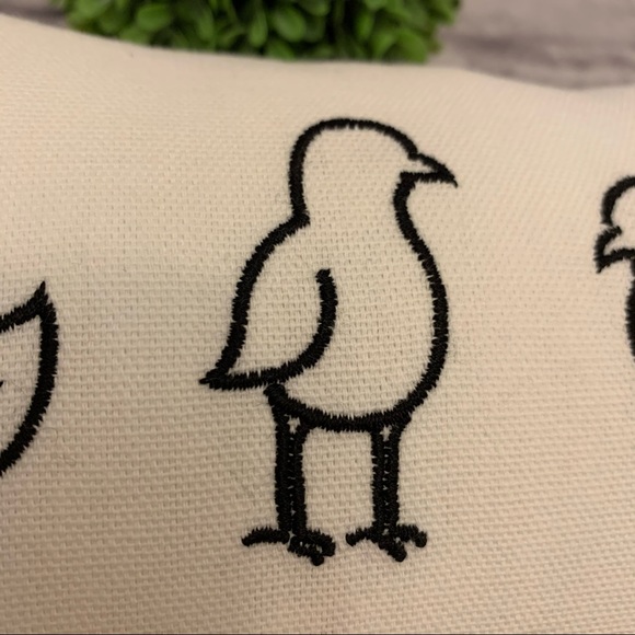 🌟HP🌟 Rae Dunn Welcome Peeps Decorative Pillow - Picture 4 of 7